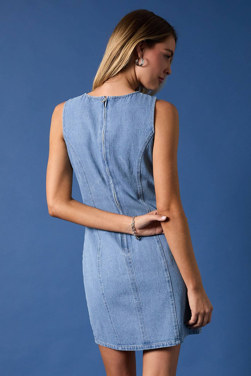 Round neck fitted denim dress