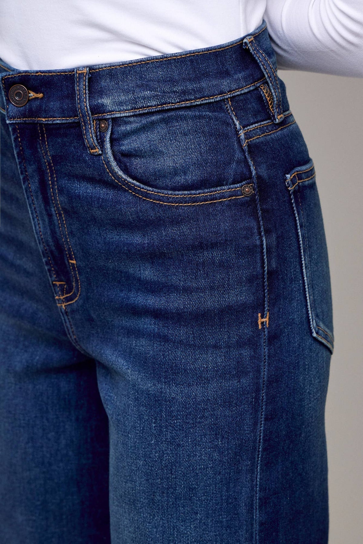 Clean Stretch Dad Jean