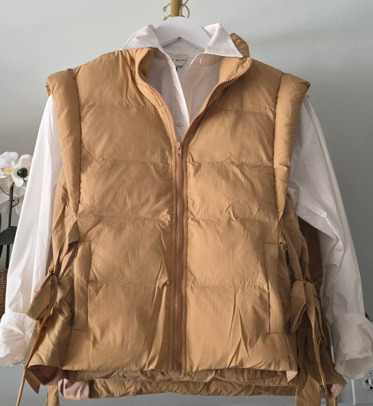 Bow Brown puffer vest